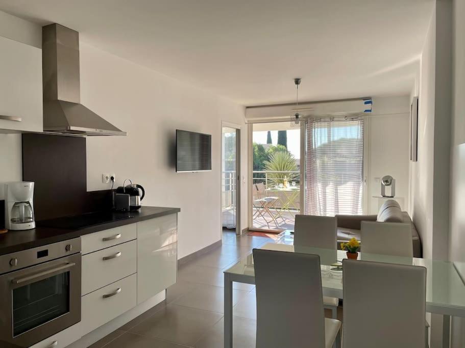 17 - Appartement Neuf, Parking Terrasse Et Jolie Vue 방돌 외부 사진