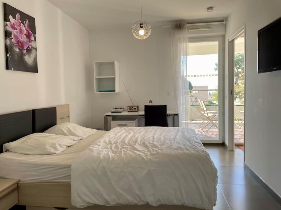17 - Appartement Neuf, Parking Terrasse Et Jolie Vue 방돌 외부 사진
