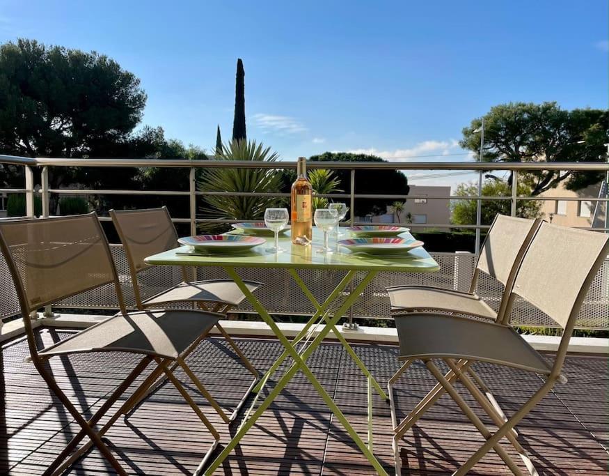 17 - Appartement Neuf, Parking Terrasse Et Jolie Vue 방돌 외부 사진